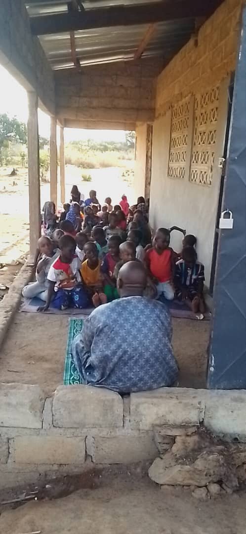 École primaire privée confessionnelles karihotiya